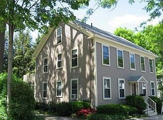 lovely Newburyport 2nd floor condo