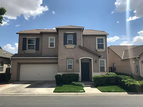 648 W Lisbon Ln Photo 1