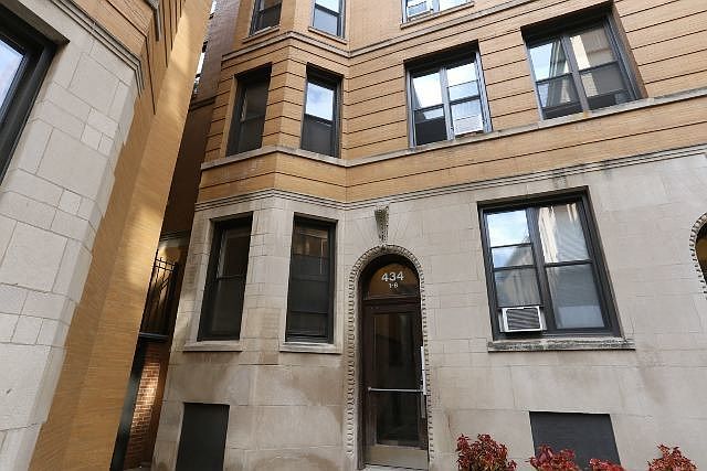 1st image of 434 W Belden Ave #D20