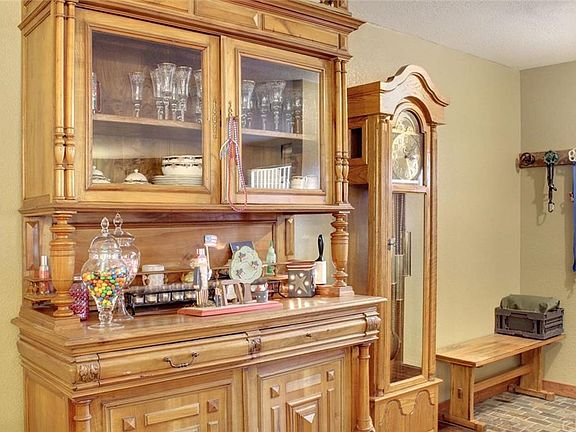 4th image of 389 San Martin Dr