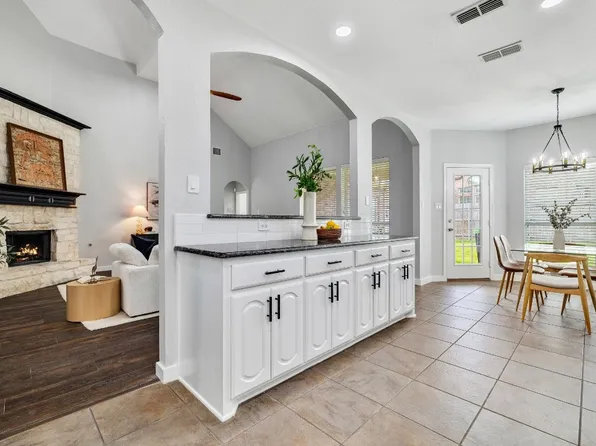 9157 Hawley Dr, Fort Worth, TX 76244