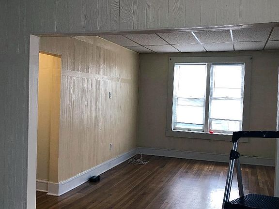 3rd image of 1815 E 136th St