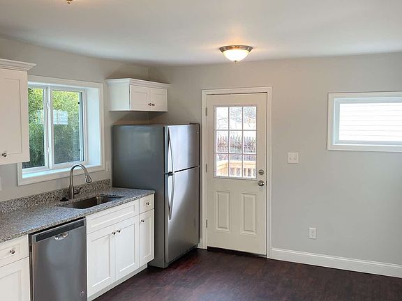 3rd image of 1812 Colmar Rd