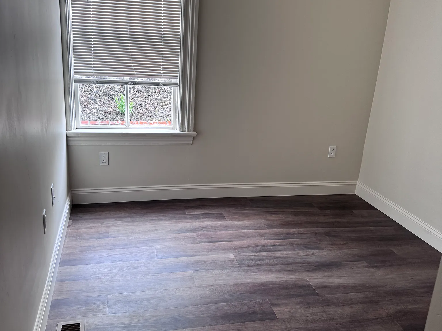 3 bed, 1000 sqft, $2,000 — Photo 4