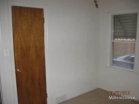 3rd image of 13750 Manhattan Ave