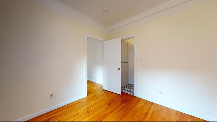 Rented by Manhattan Realty Group | media 6