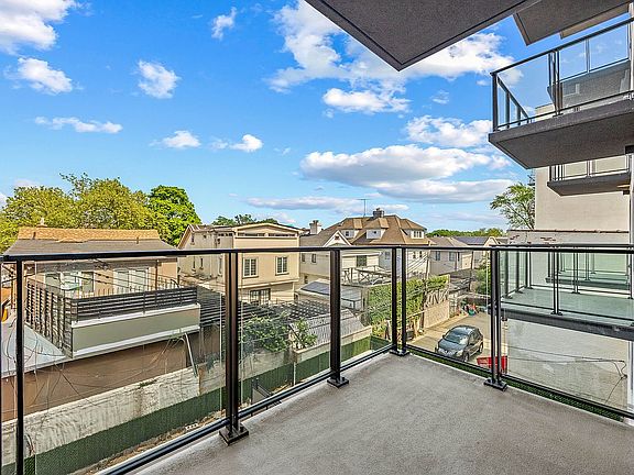3rd image of 2183 Ocean Ave #4C