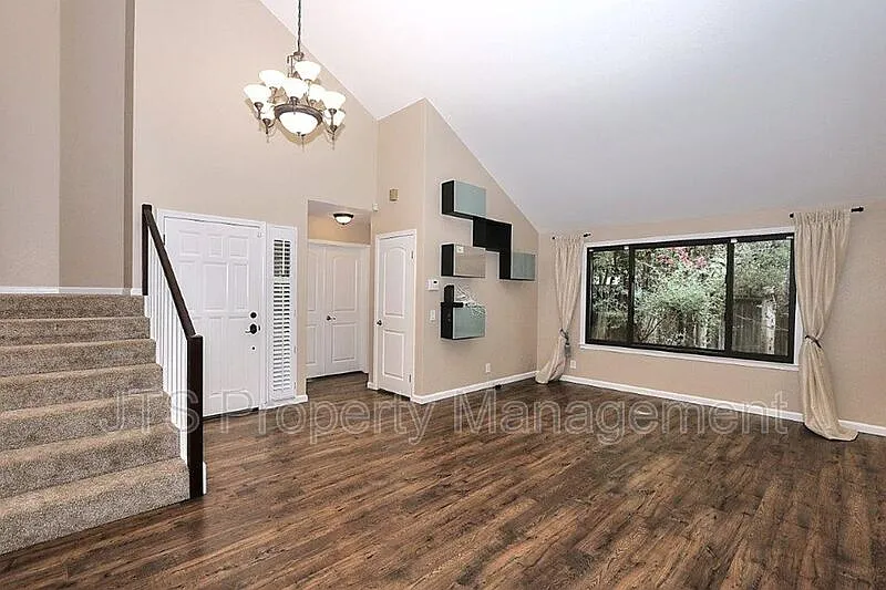 4 bed, 3.0 bath, 2118 sqft, $3,095 — Photo 3