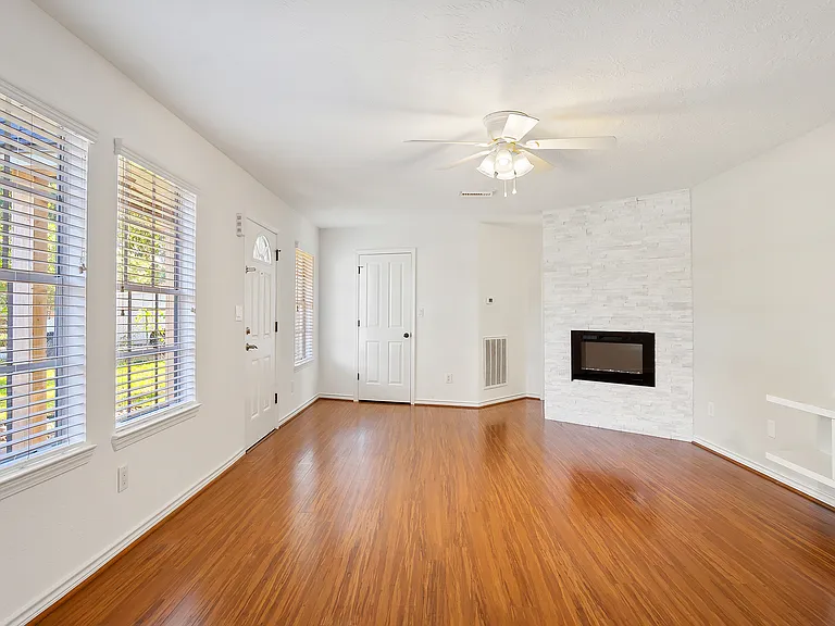 1253 Du Barry Ln — Photo 4