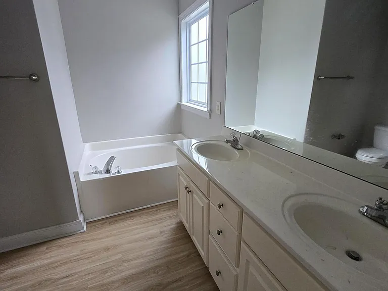 18 Castlewood Dr — Photo 10
