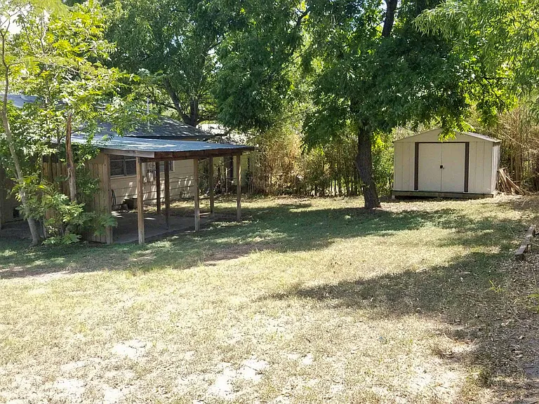 8522 Bradford Dr — Photo 17