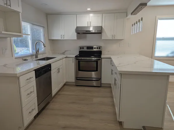 1036 NE 117th St, Seattle, WA 98125