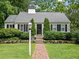 319 Linden St, Wellesley, MA 02481
