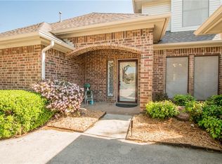 68 Legend Rd, Benbrook, TX 76132