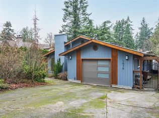 1070 Marchant Rd, Central Saanich, BC V8M1G1