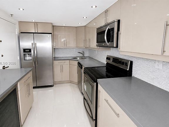 5th image of 6039 Collins Ave APT 401