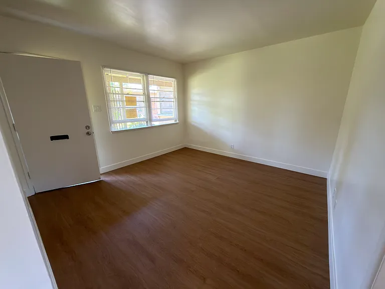 322 S Clark St #322 — Photo 13