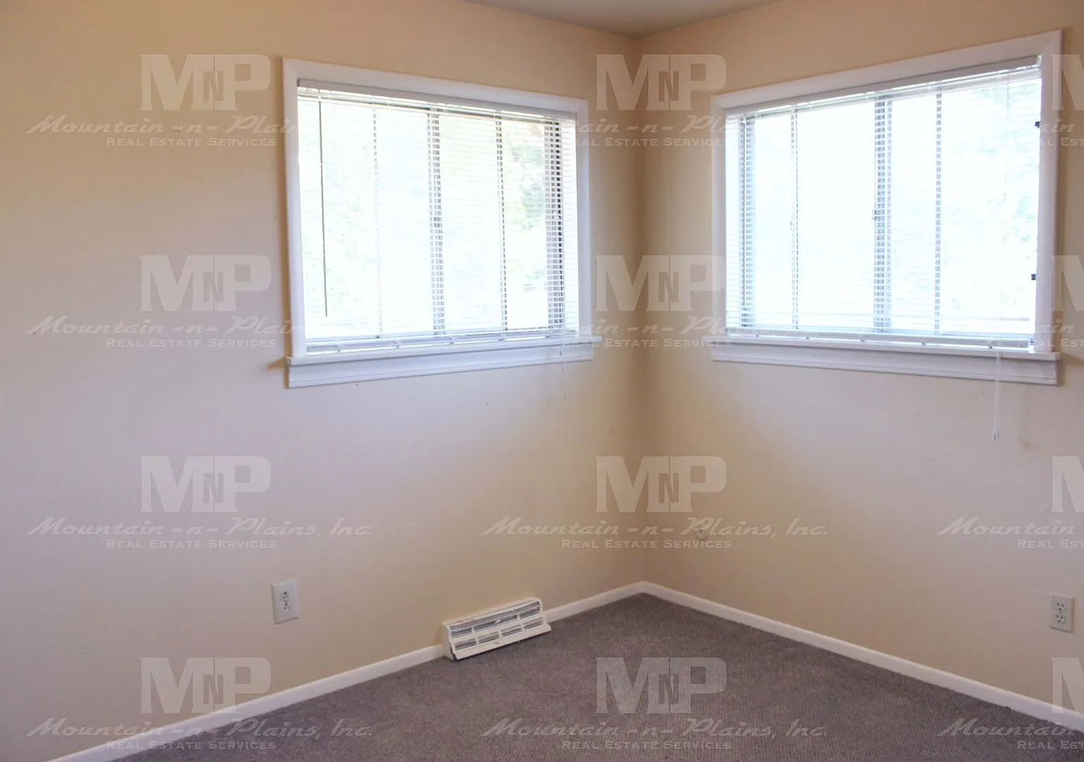 2 bed, 1.0 bath, 840 sqft, $1,395 — Photo 2