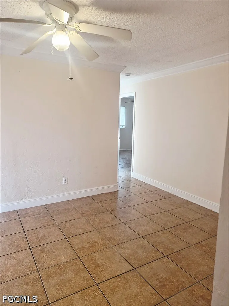 3 bed, 2.0 bath, 1205 sqft, $1,700 — Photo 3