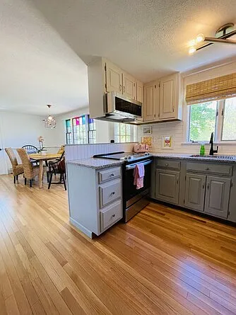 3 bed, 1200 sqft, $3,800 — Photo 3