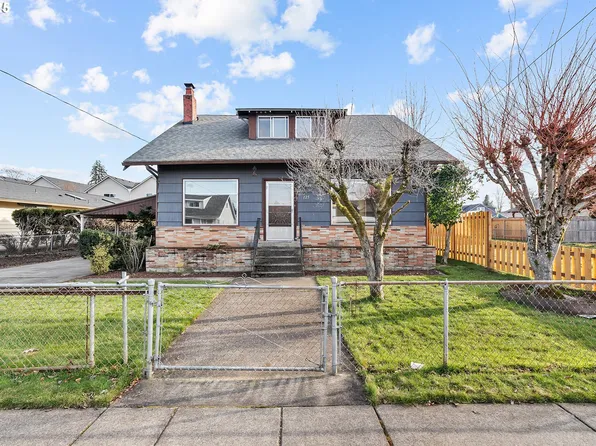 125 E Jersey St, Gladstone, OR 97027