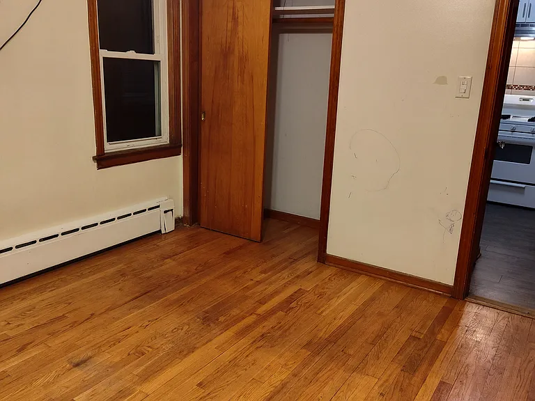 6012 W Eddy St #2 — Photo 7
