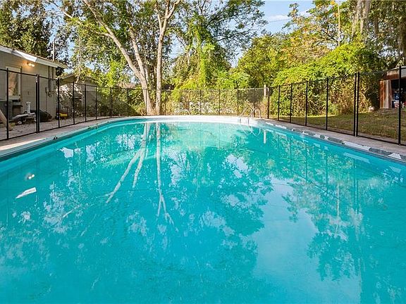 5th image of 744 Sunny Dell Dr