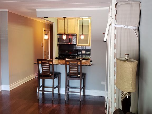5th image of 5616 N Kenmore Ave APT 2C