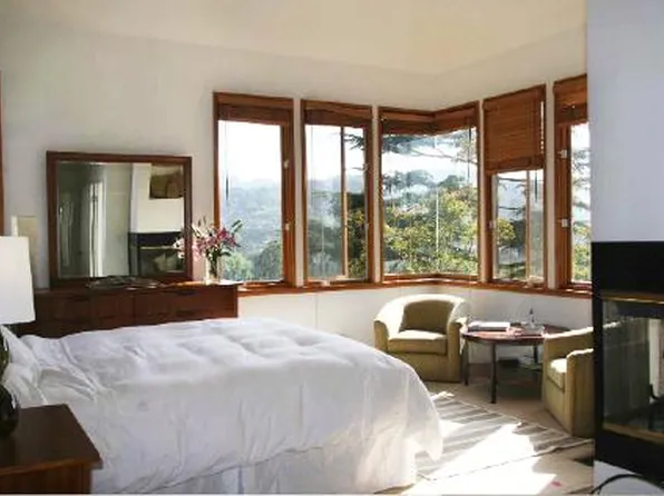 3809 Buena Park Dr, Studio City, CA 91604