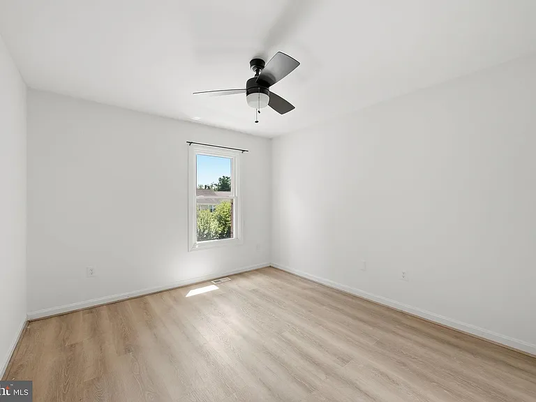 10153 Turnberry Pl — Photo 17