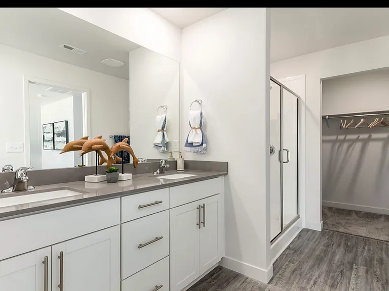 2124 N Chianti St — Photo 12