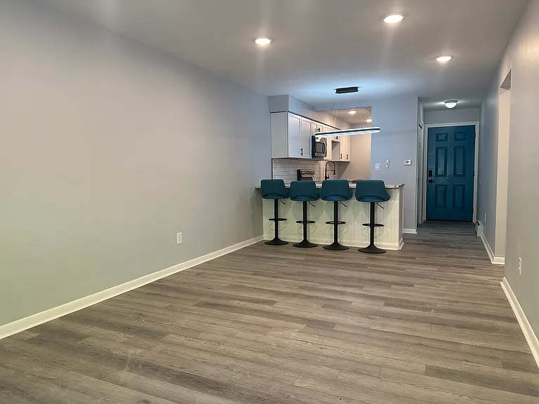 314 Oak St #5 — Photo 3