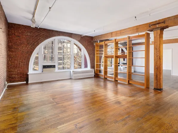 140 Thompson Street image 3 of 9