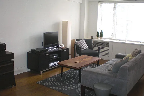 Rented by Avenues Real Estate | media 15