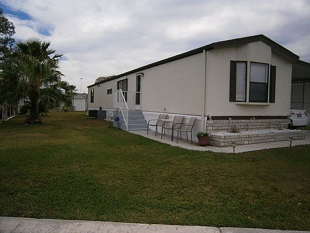 1st image of 1014 Fountainview Lake Dr