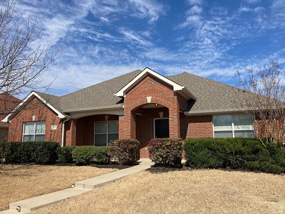 1st image of 105 Rockbrook Dr