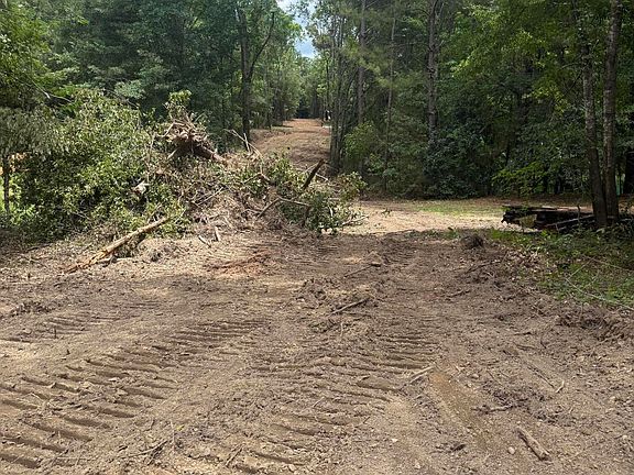 2nd image of 420 Greenwood Rd