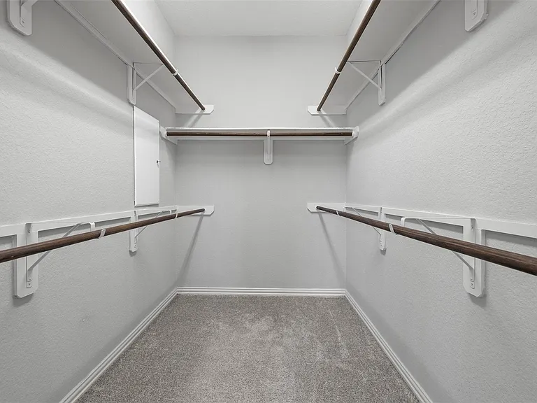 636 Maple Point Dr E — Photo 20