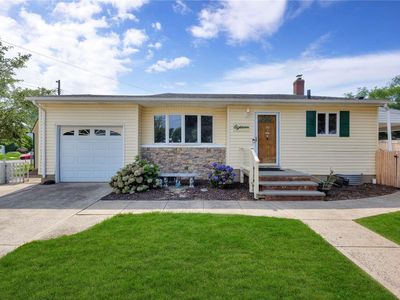 18 Kent Street, Farmingdale, NY, 11735