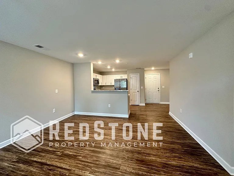 Westbrook Apartments — Photo 12