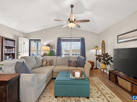 5th image of 445 Kirby Ave