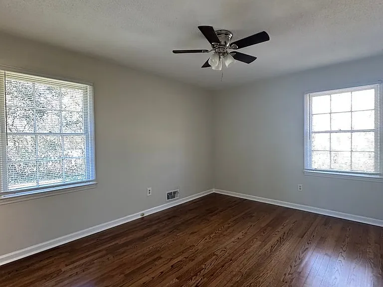 51 Lawanna Dr — Photo 27
