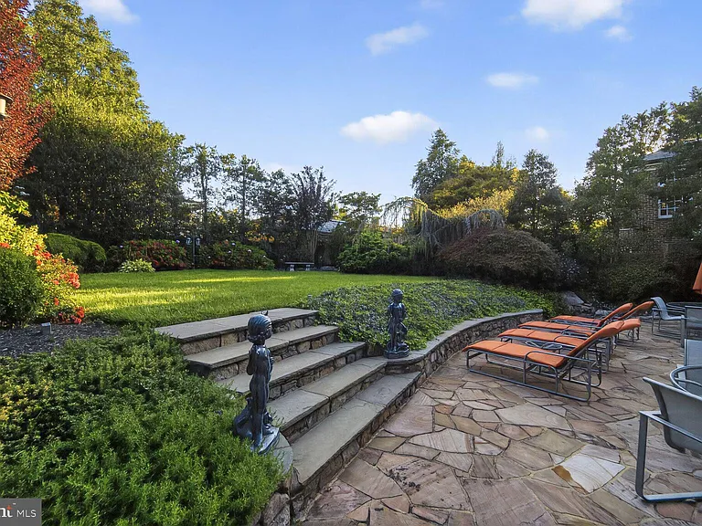 2310 Kalorama Rd NW — Photo 41