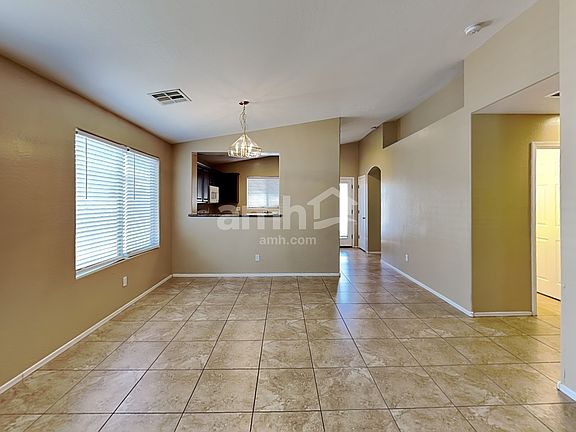 4th image of 2552 W Tamarisk Ave
