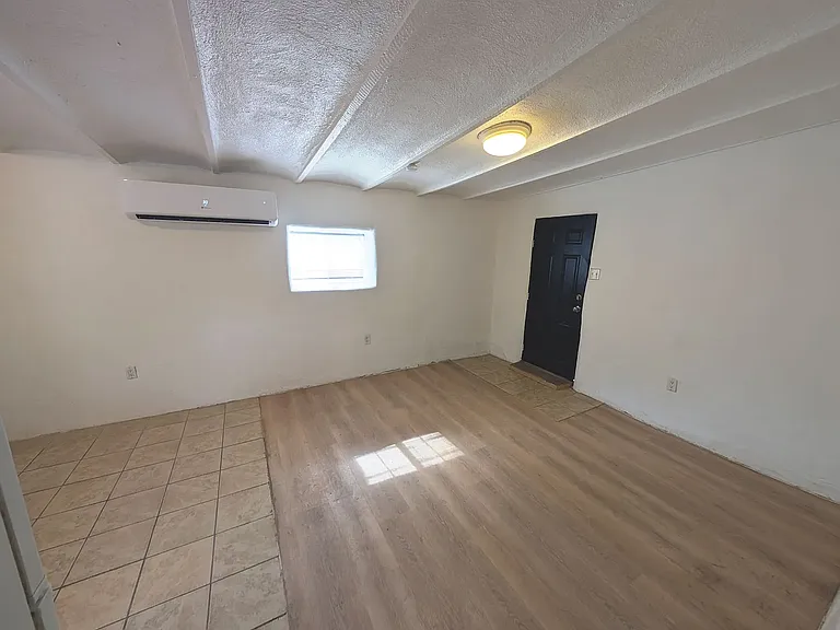 1203 Barelas Rd SW #C — Photo 10