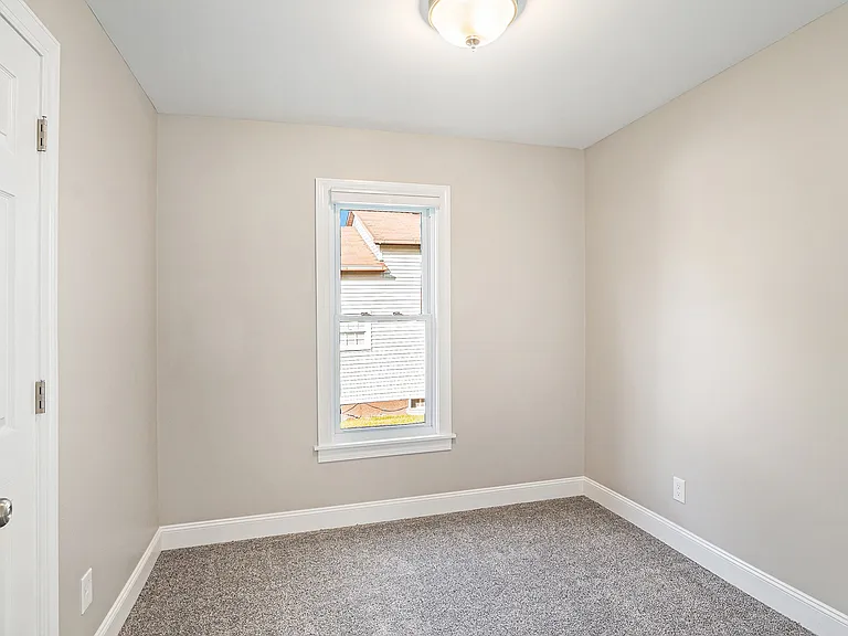 308 S Adelaide St — Photo 3