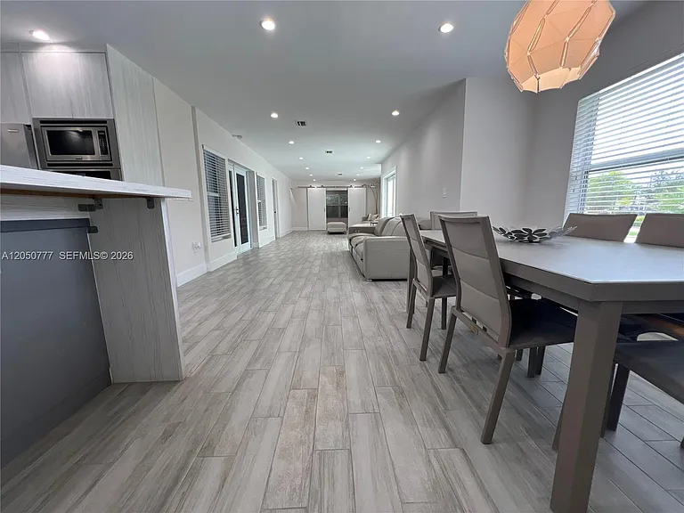 1405 N 46th Ave — Photo 31