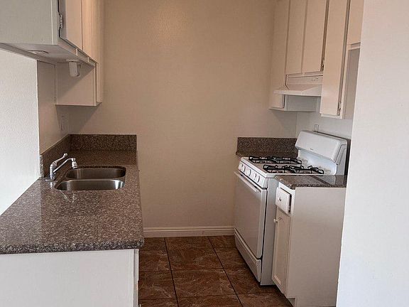 2nd image of 7501 Whitsett Ave