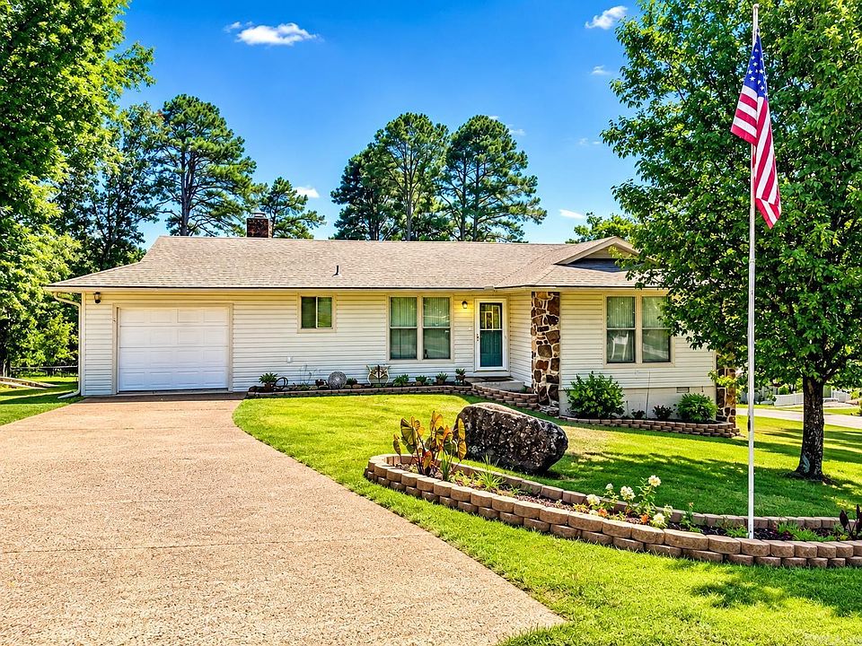 1st image of 103 Wood Cove Dr