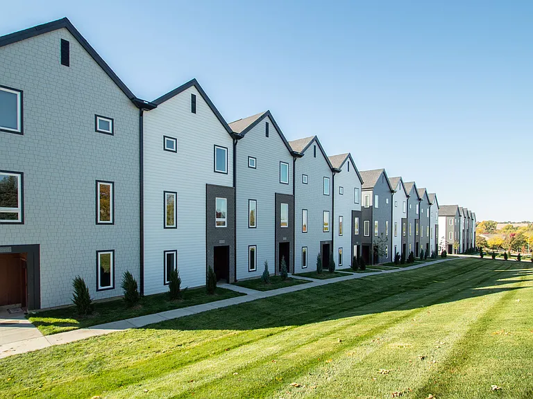 Deer Creek Townhomes — Photo 10